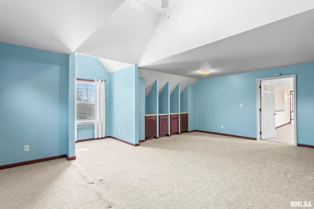 $500,000 | 7713 West Outer Road, Sherman, IL 62684