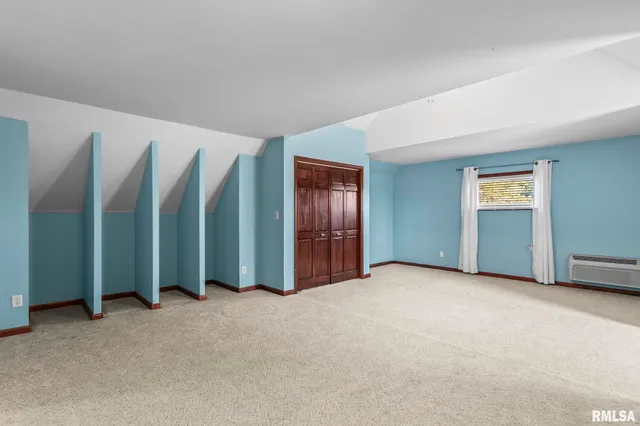 $500,000 | 7713 West Outer Road, Sherman, IL 62684