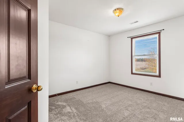 $500,000 | 7713 West Outer Road, Sherman, IL 62684