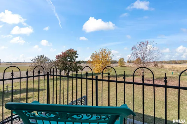 $500,000 | 7713 West Outer Road, Sherman, IL 62684