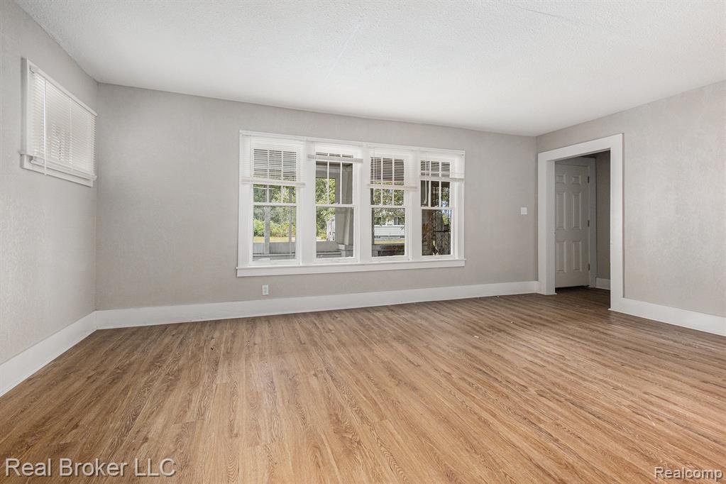 27305 Norfolk Street Inkster, MI 48141 - Photo 4 of 19 Gallery Image 4
