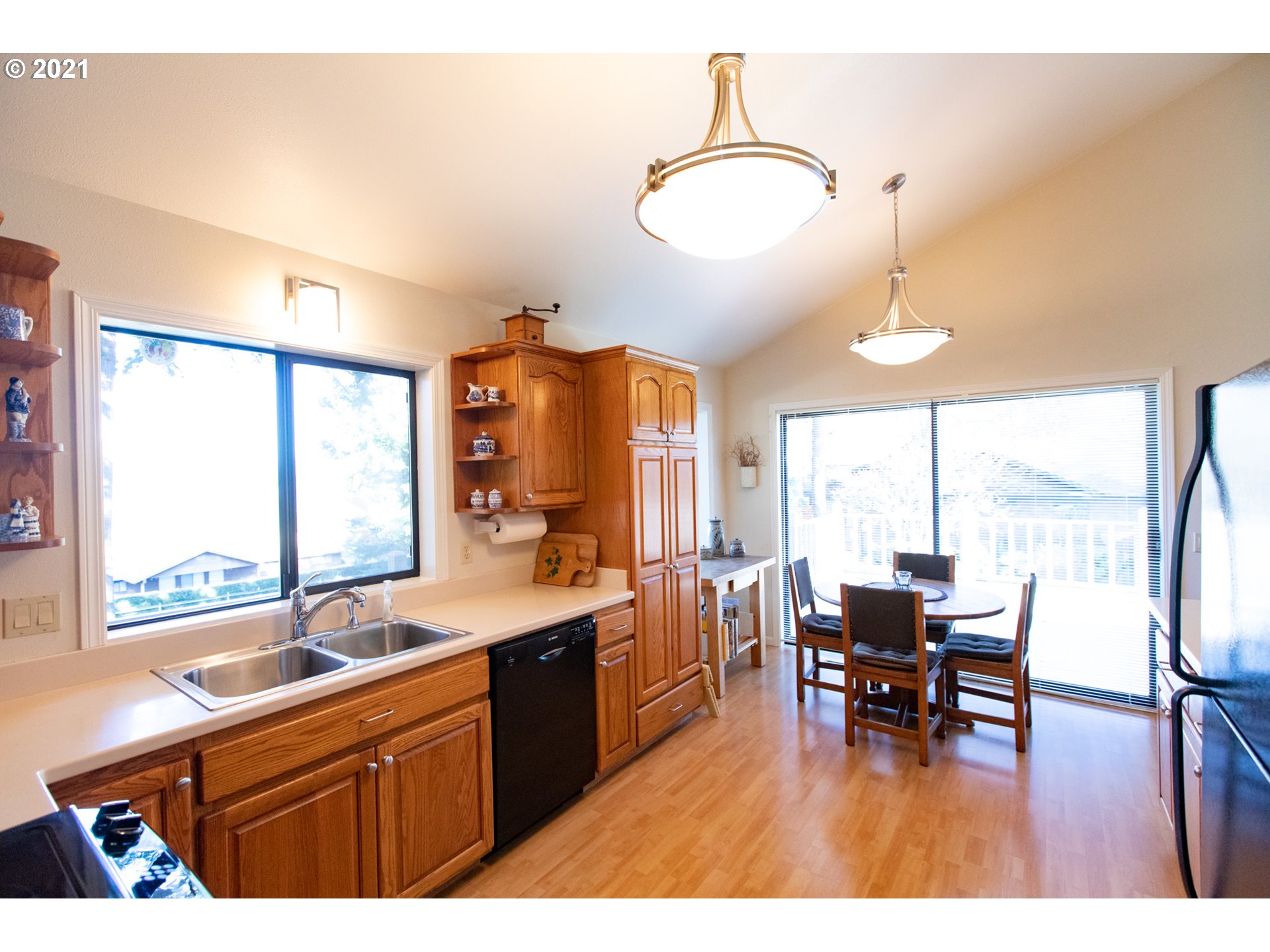 605 Frankton Road Hood River, OR 97031 - Photo 3 of 32 Gallery Image 3