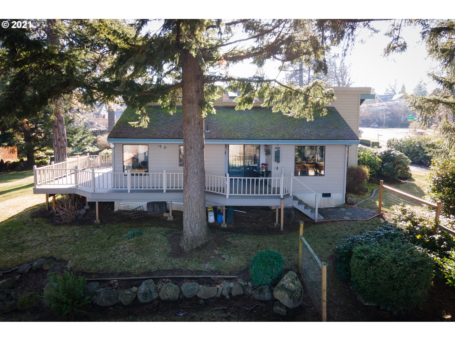 605 Frankton Road Hood River, OR 97031 - Photo 9 of 32 Gallery Image 9