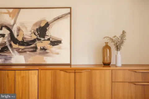 $1,100,000 | 2018-32 Walnut Street, Unit 16GH, Philadelphia, PA 19103