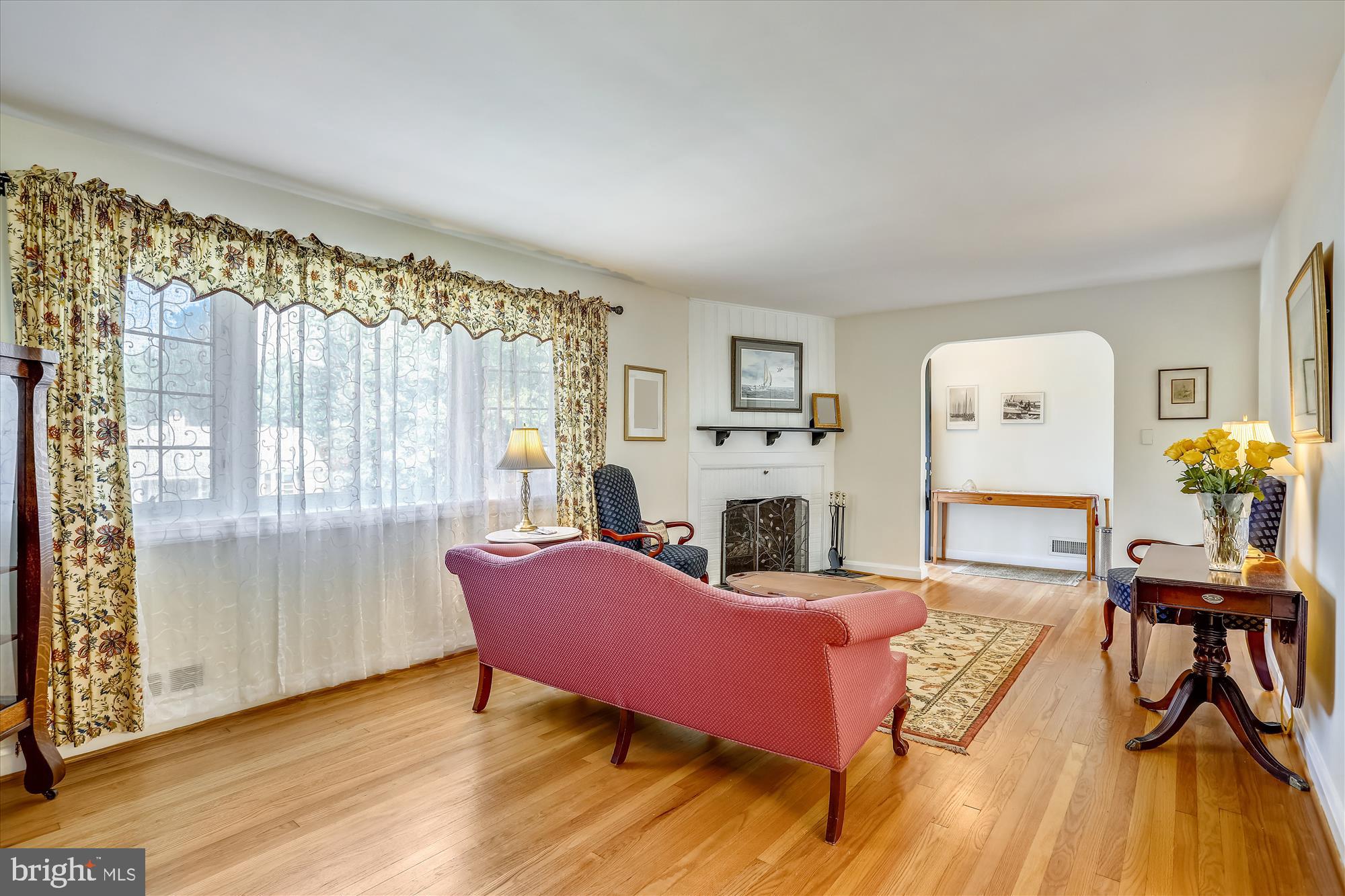 8113 Rider Avenue Baltimore, MD 21204 - Photo 4 of 34 Living room