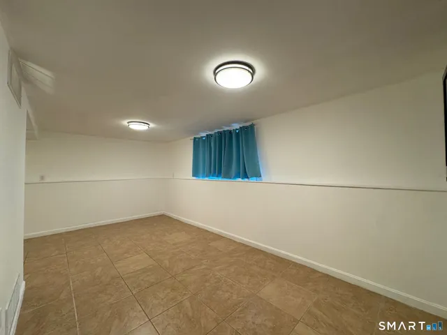 $2,000 | 547 B Laurel Street, Unit B, East Haven, CT 06512