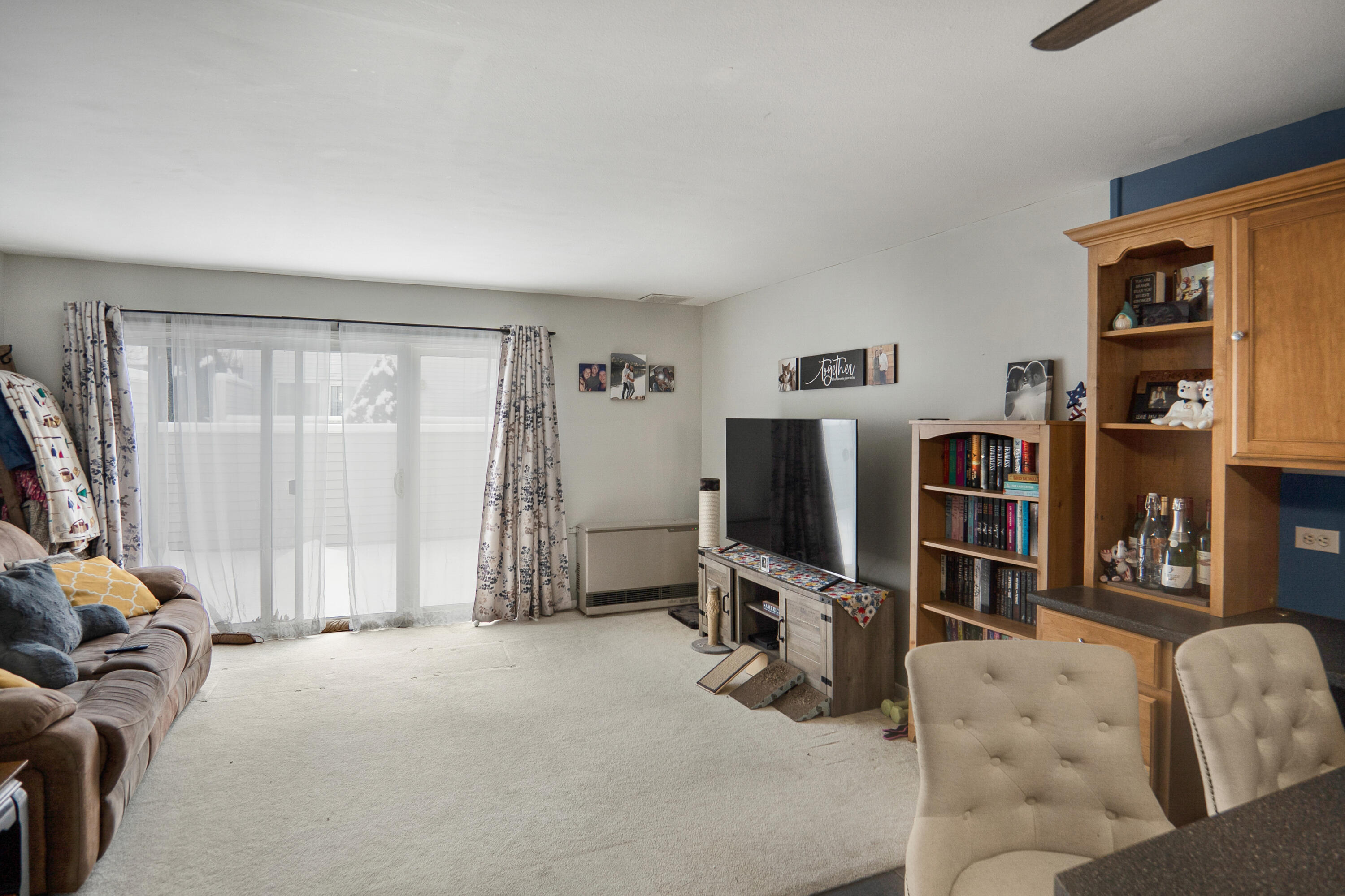 826 Ohio Street, Unit 6 Bangor, ME 04401 - Photo 12 of 35 Living Room