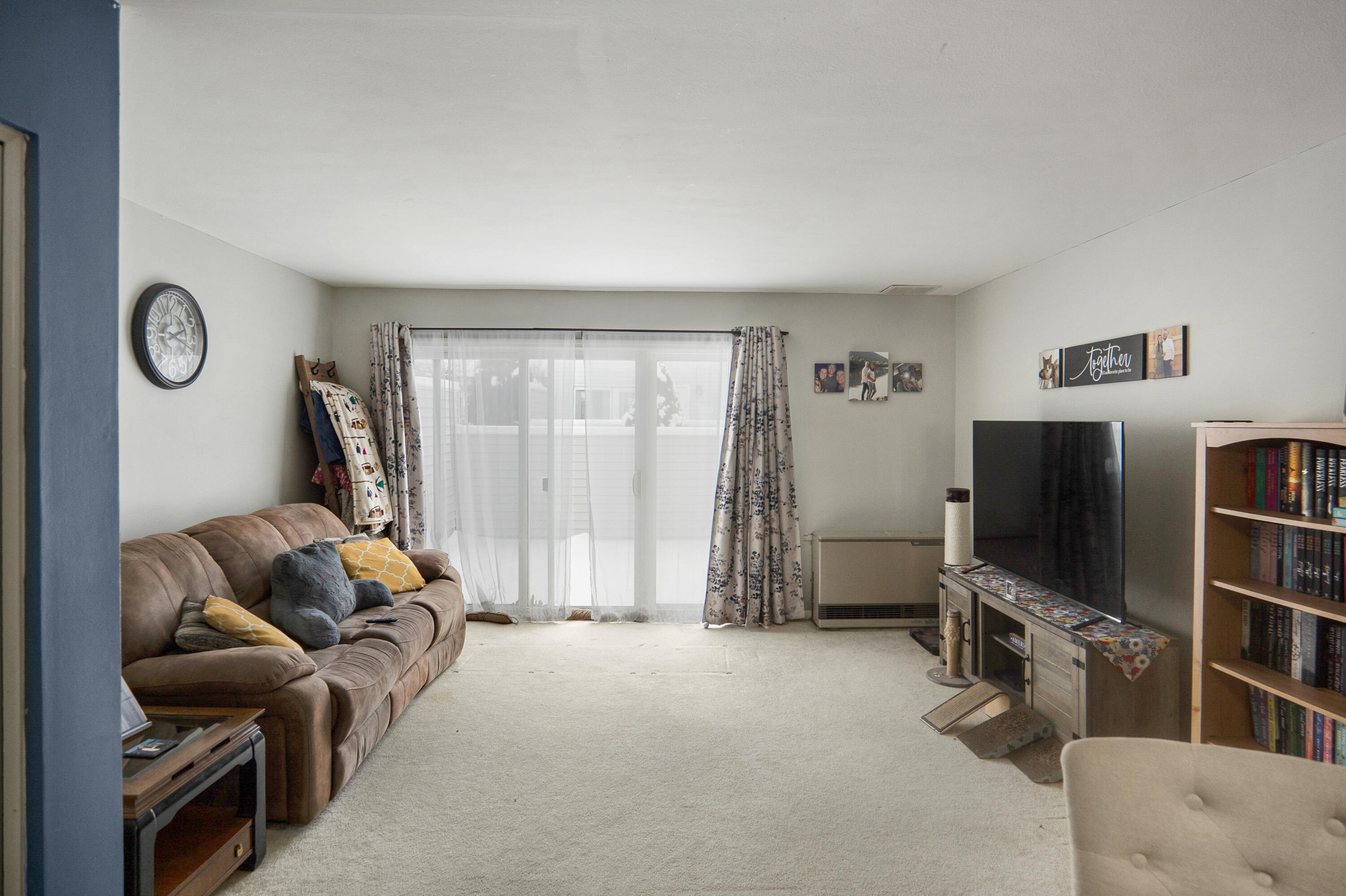 826 Ohio Street, Unit 6 Bangor, ME 04401 - Photo 13 of 38 Living Room