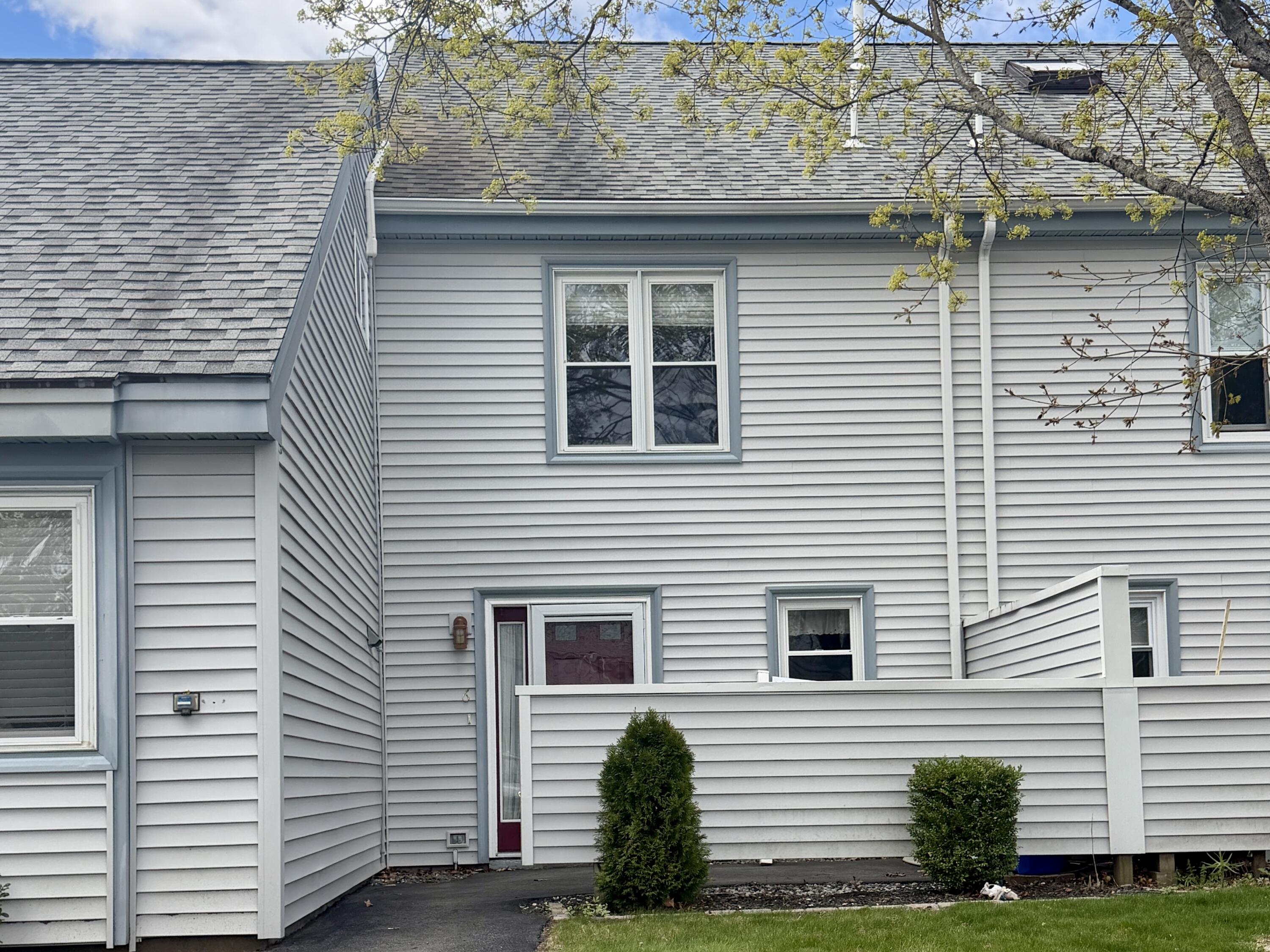 826 Ohio Street, Unit 6 Bangor, ME 04401 - Photo 2 of 35 IMG_8694