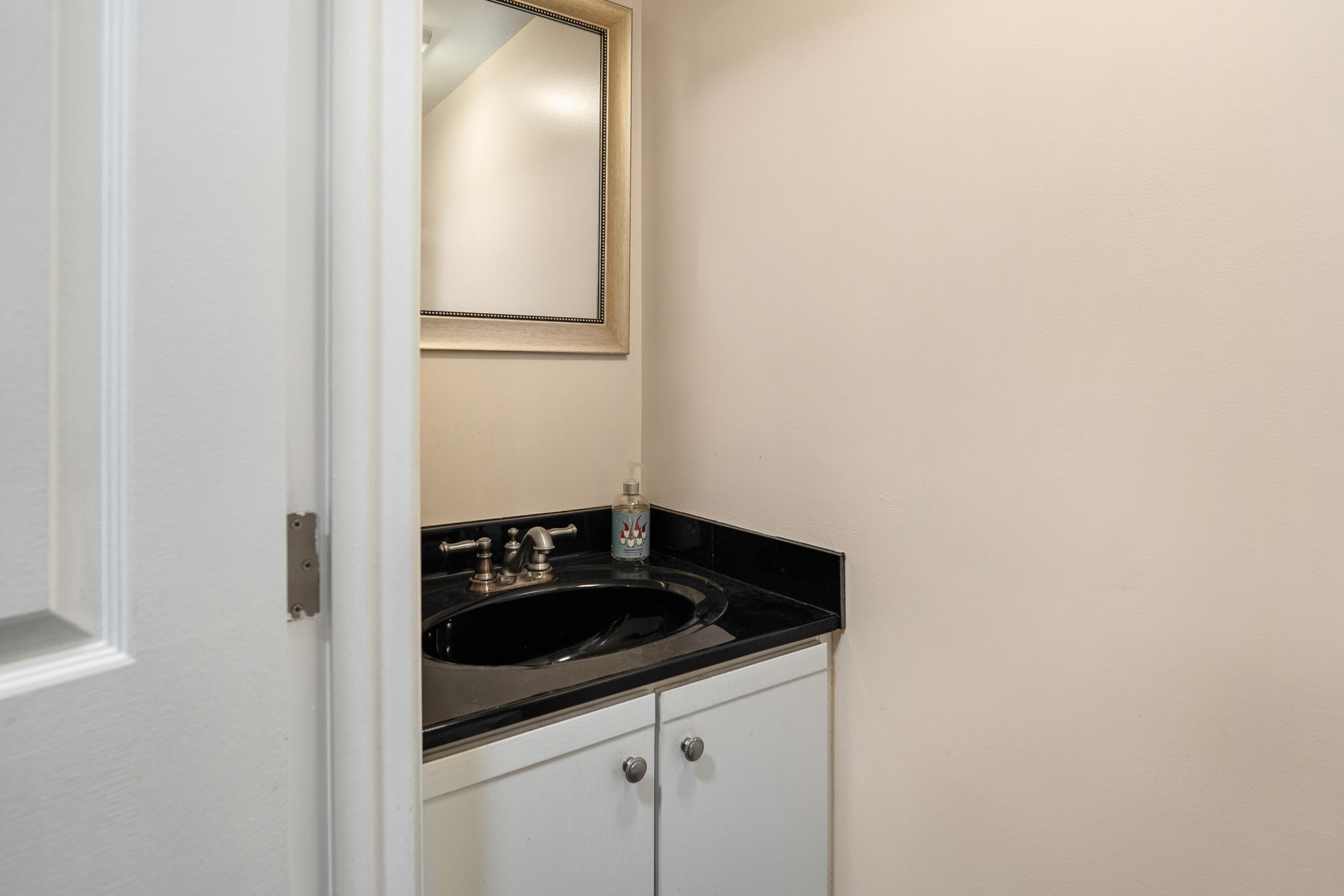 826 Ohio Street, Unit 6 Bangor, ME 04401 - Photo 24 of 38 1/2 Bath First Floor