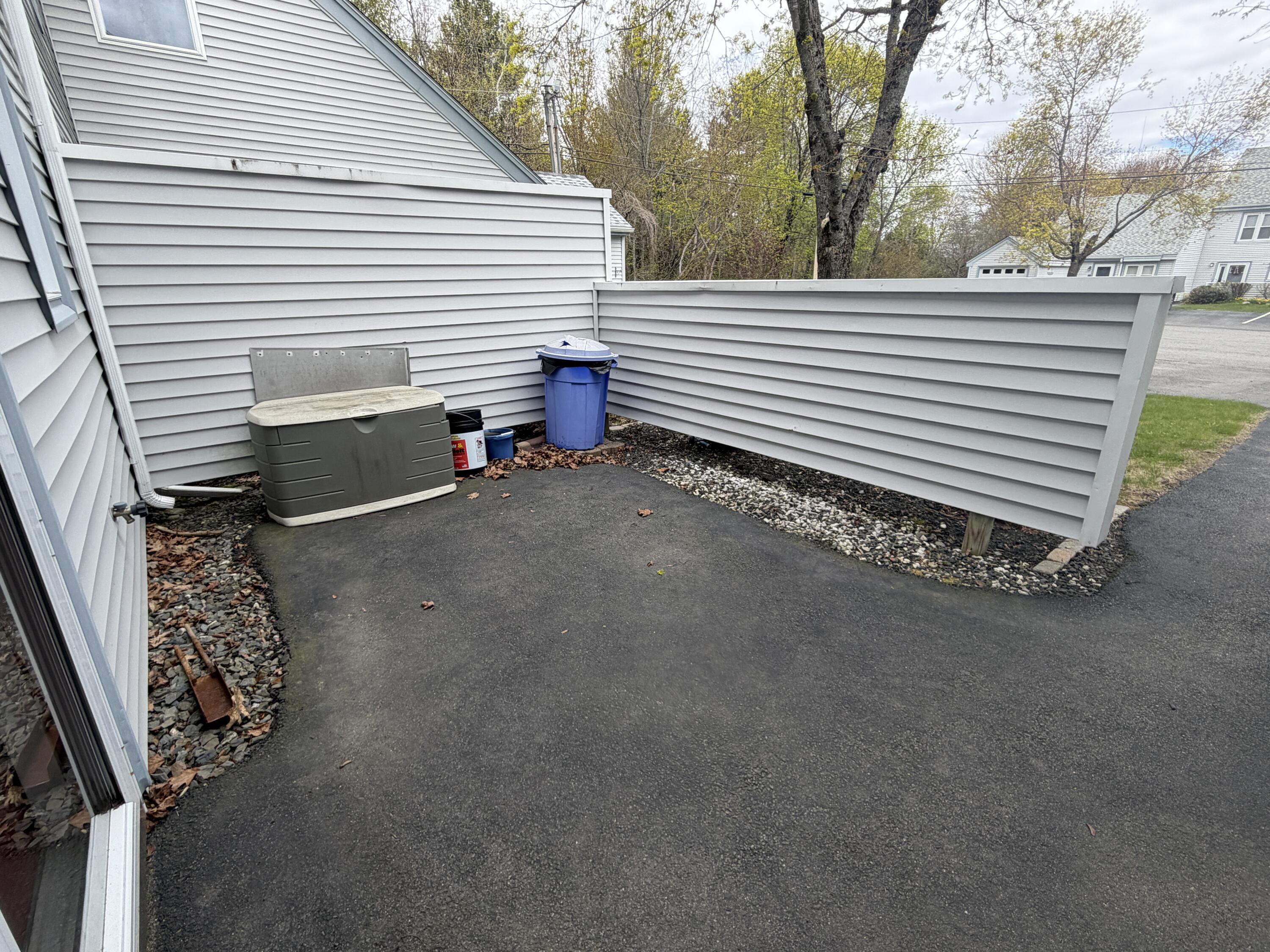 826 Ohio Street, Unit 6 Bangor, ME 04401 - Photo 3 of 35 IMG_8703