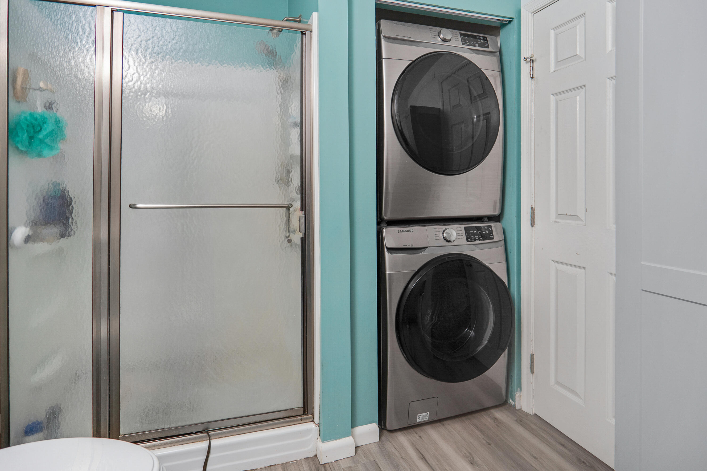 826 Ohio Street, Unit 6 Bangor, ME 04401 - Photo 32 of 38 Full Bath