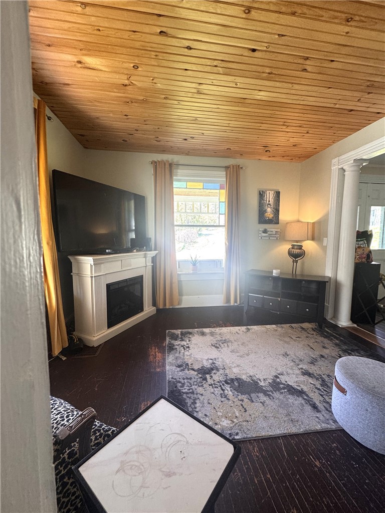 6 Foster Street Lyons, NY 14489 - Photo 5 of 17