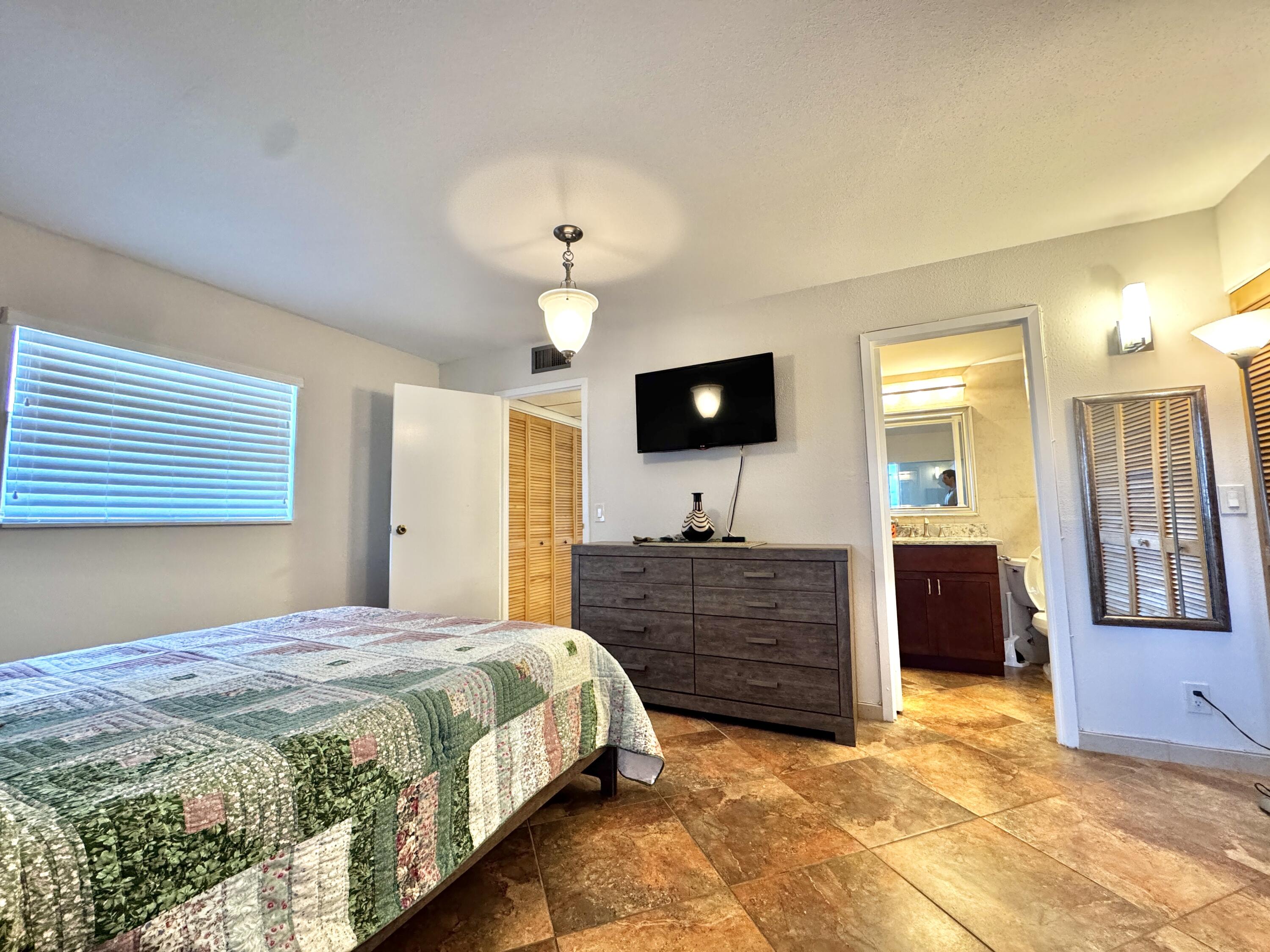 279 Saxony F, Unit 279 Delray Beach, FL 33446 - Photo 11 of 18 IMG_4101