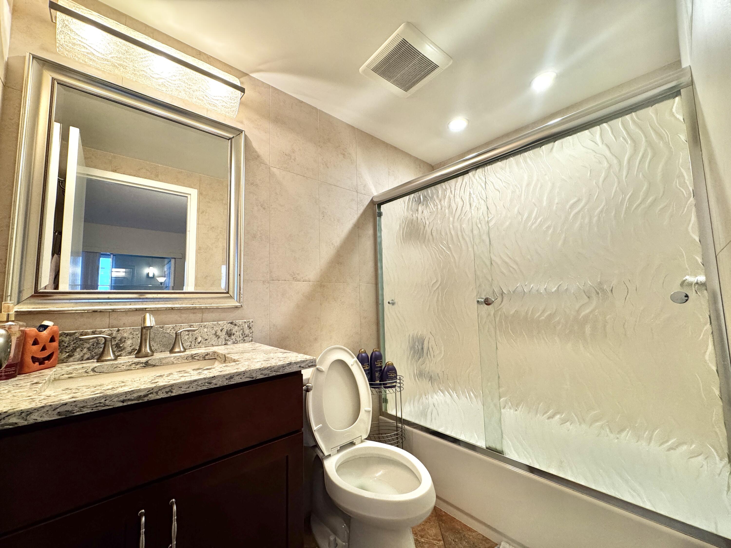 279 Saxony F, Unit 279 Delray Beach, FL 33446 - Photo 7 of 18 IMG_4094