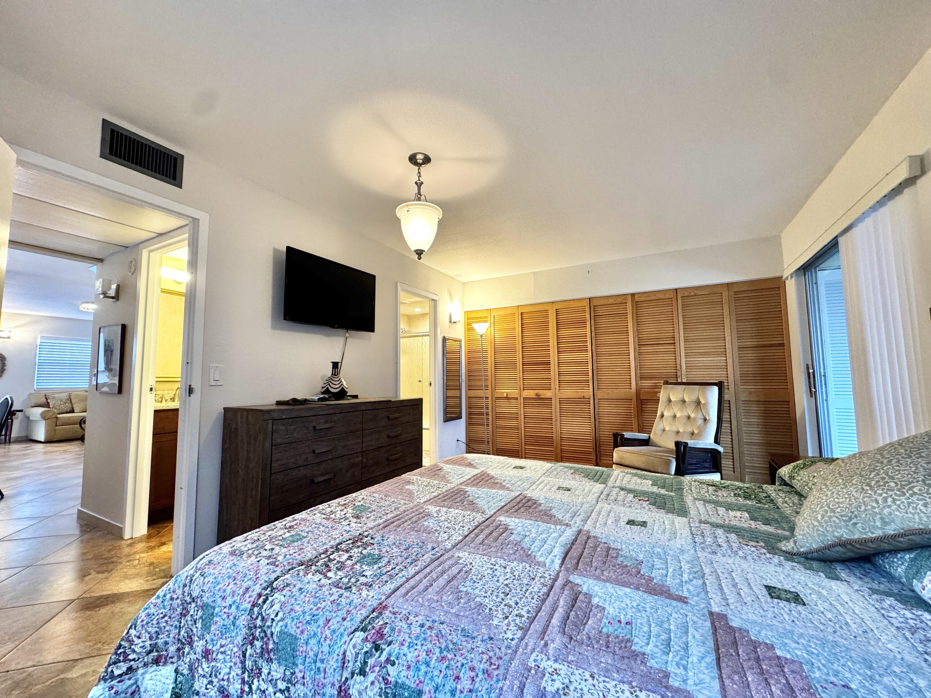 279 Saxony F, Unit 279 Delray Beach, FL 33446 - Photo 10 of 18 IMG_4099