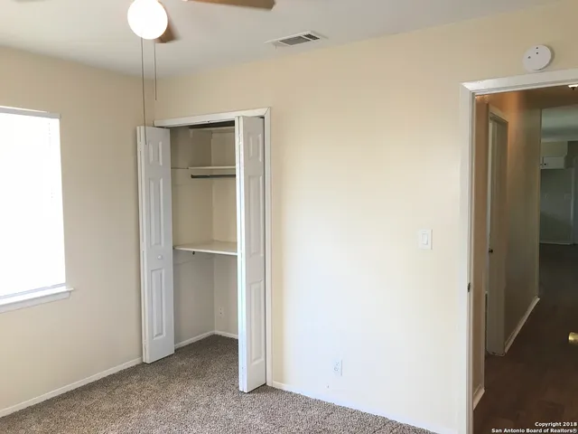 $1,400 | 5874 Castle Run, San Antonio, TX 78218