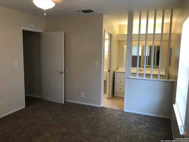 $1,400 | 5874 Castle Run, San Antonio, TX 78218