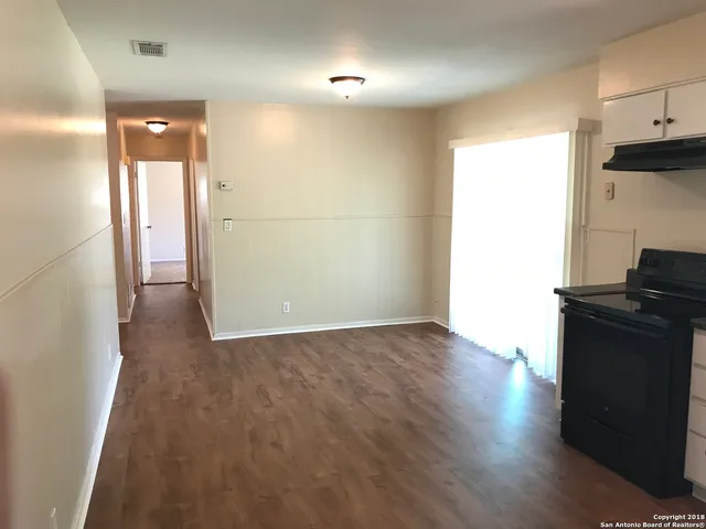 $1,400 | 5874 Castle Run, San Antonio, TX 78218