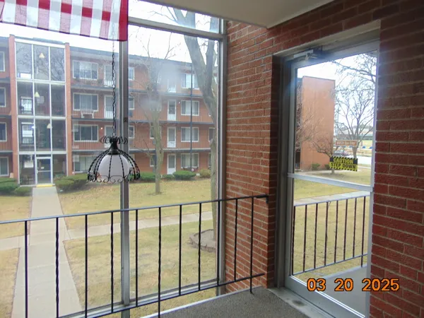 $75,000 | 2915 West 13 Mile Road, Unit 308, Royal Oak, MI 48073