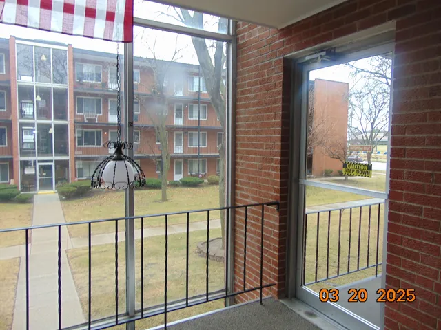 $75,000 | 2915 West 13 Mile Road, Unit 308, Royal Oak, MI 48073