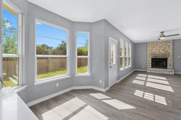 $2,400 | 700 Creekmont Drive, Round Rock, TX 78681