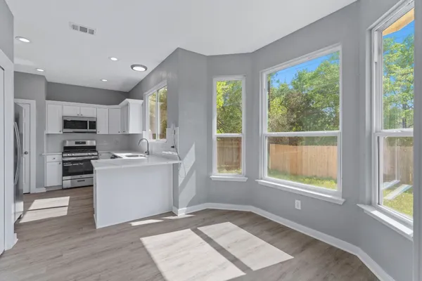 $2,400 | 700 Creekmont Drive, Round Rock, TX 78681