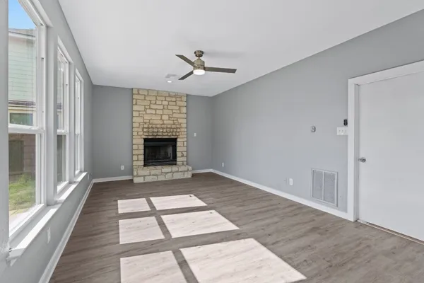 $2,400 | 700 Creekmont Drive, Round Rock, TX 78681