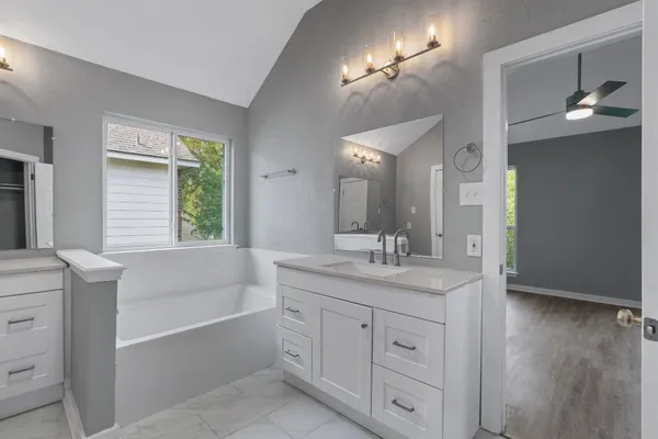 $2,400 | 700 Creekmont Drive, Round Rock, TX 78681