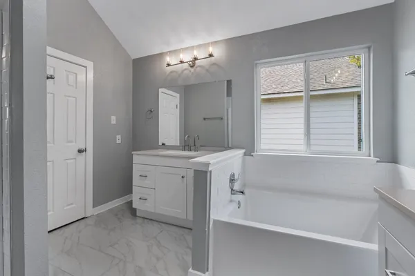 $2,400 | 700 Creekmont Drive, Round Rock, TX 78681