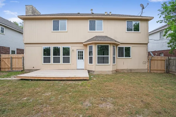 $2,400 | 700 Creekmont Drive, Round Rock, TX 78681