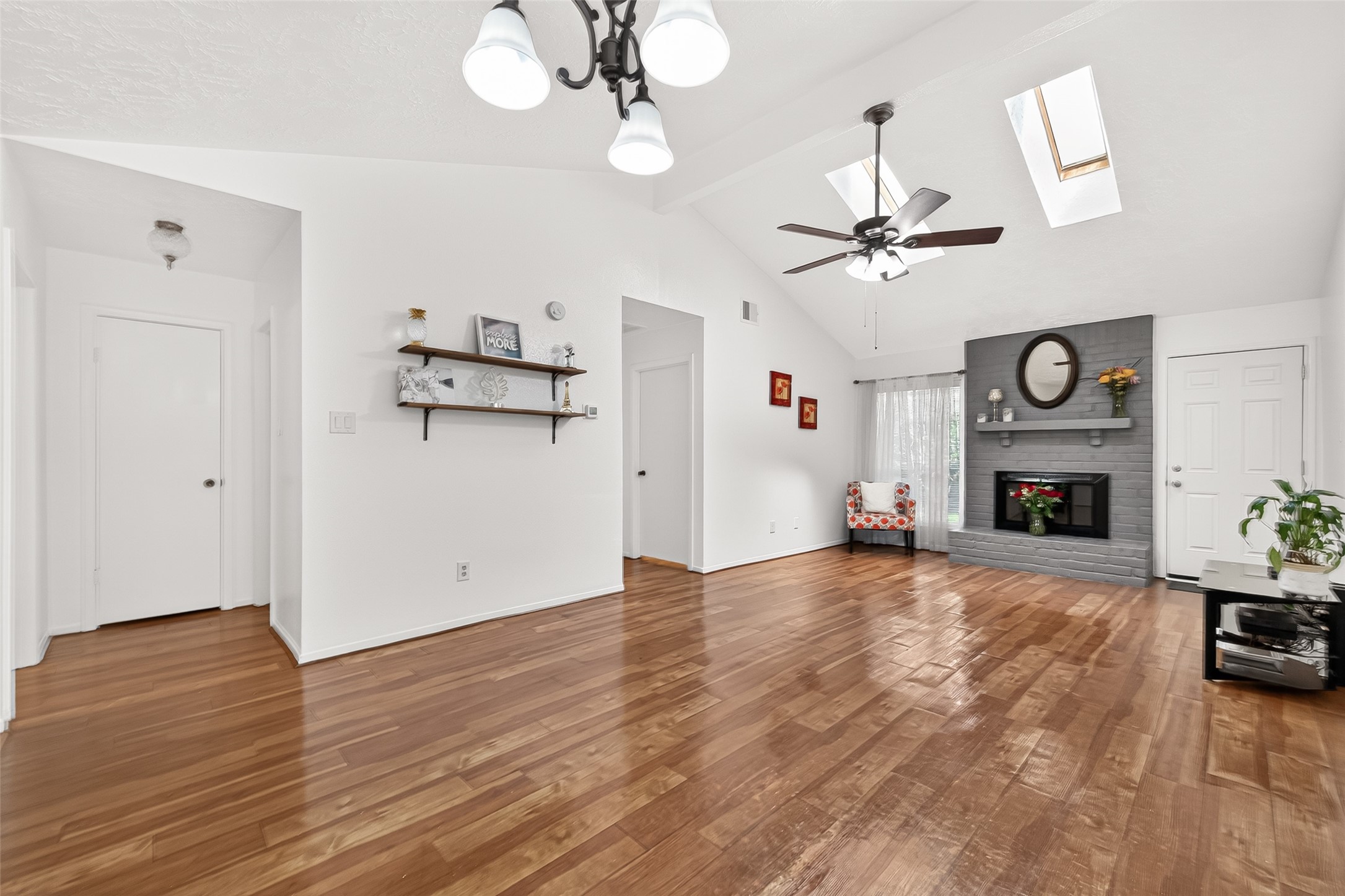 4506 Algernon Drive Spring, TX 77373 - Photo 6 of 37