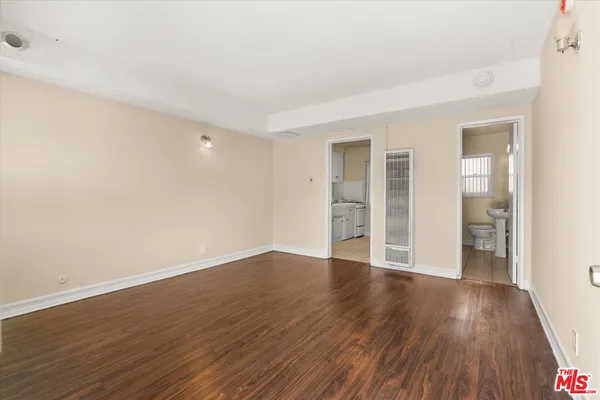$7,500,000 | 10600 South Inglewood Avenue, Inglewood, CA 90304
