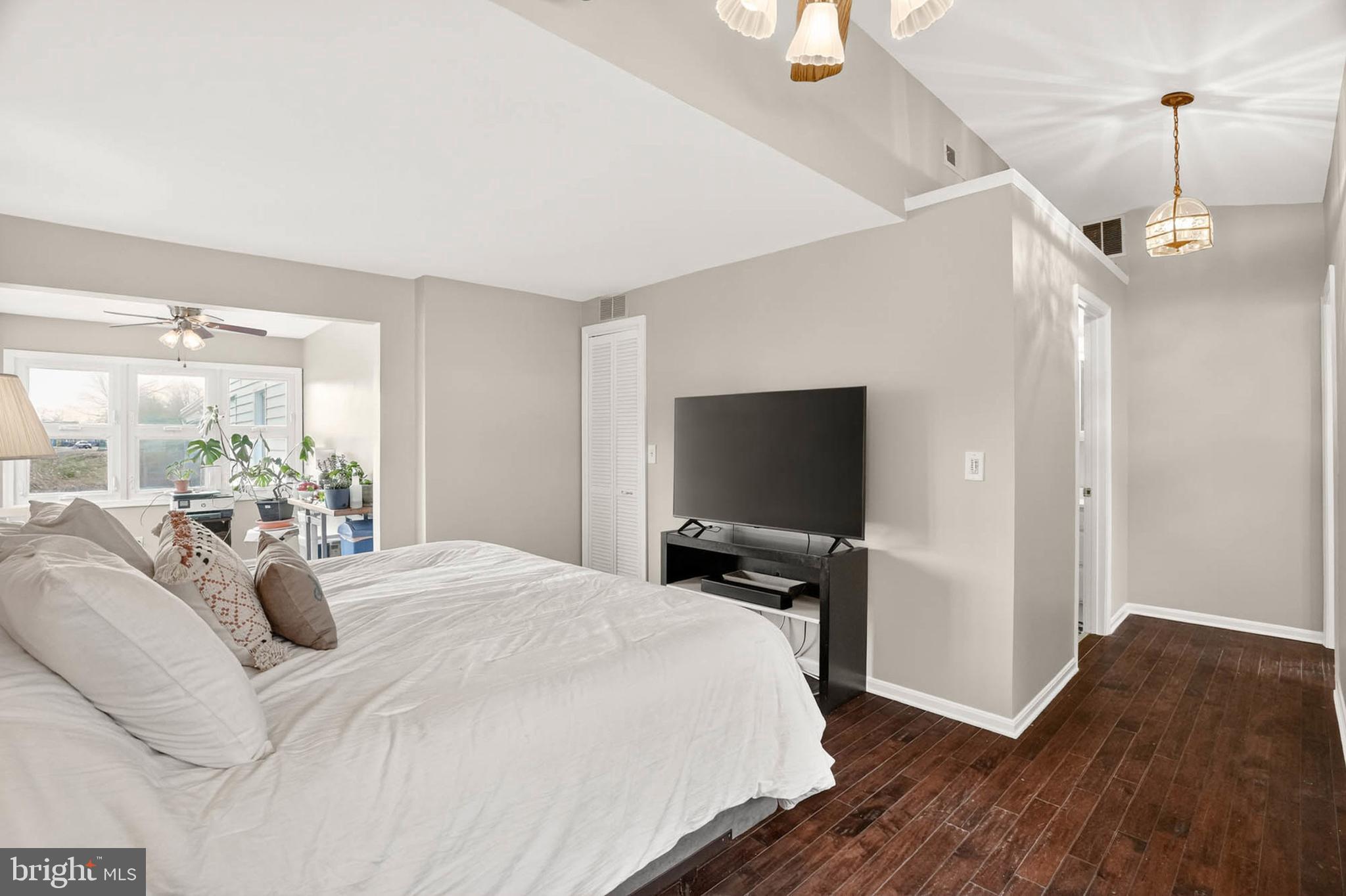 333 Sturtons Lane Pasadena, MD 21122 - Photo 17 of 46 Primary