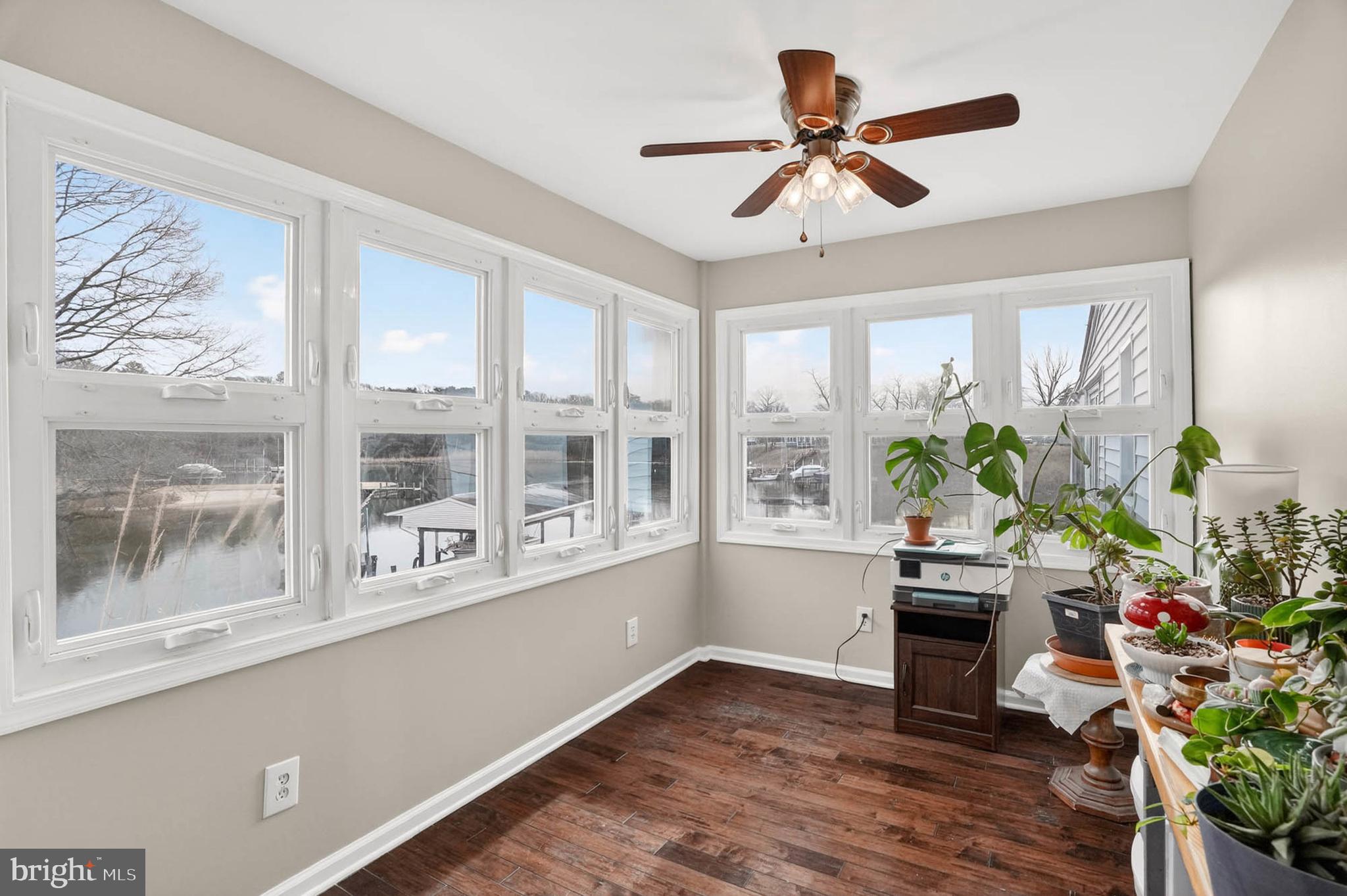 333 Sturtons Lane Pasadena, MD 21122 - Photo 18 of 46 Primary Sitting Room