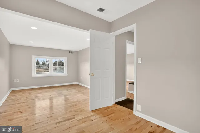 $949,900 | 333 Sturtons Lane, Pasadena, MD 21122