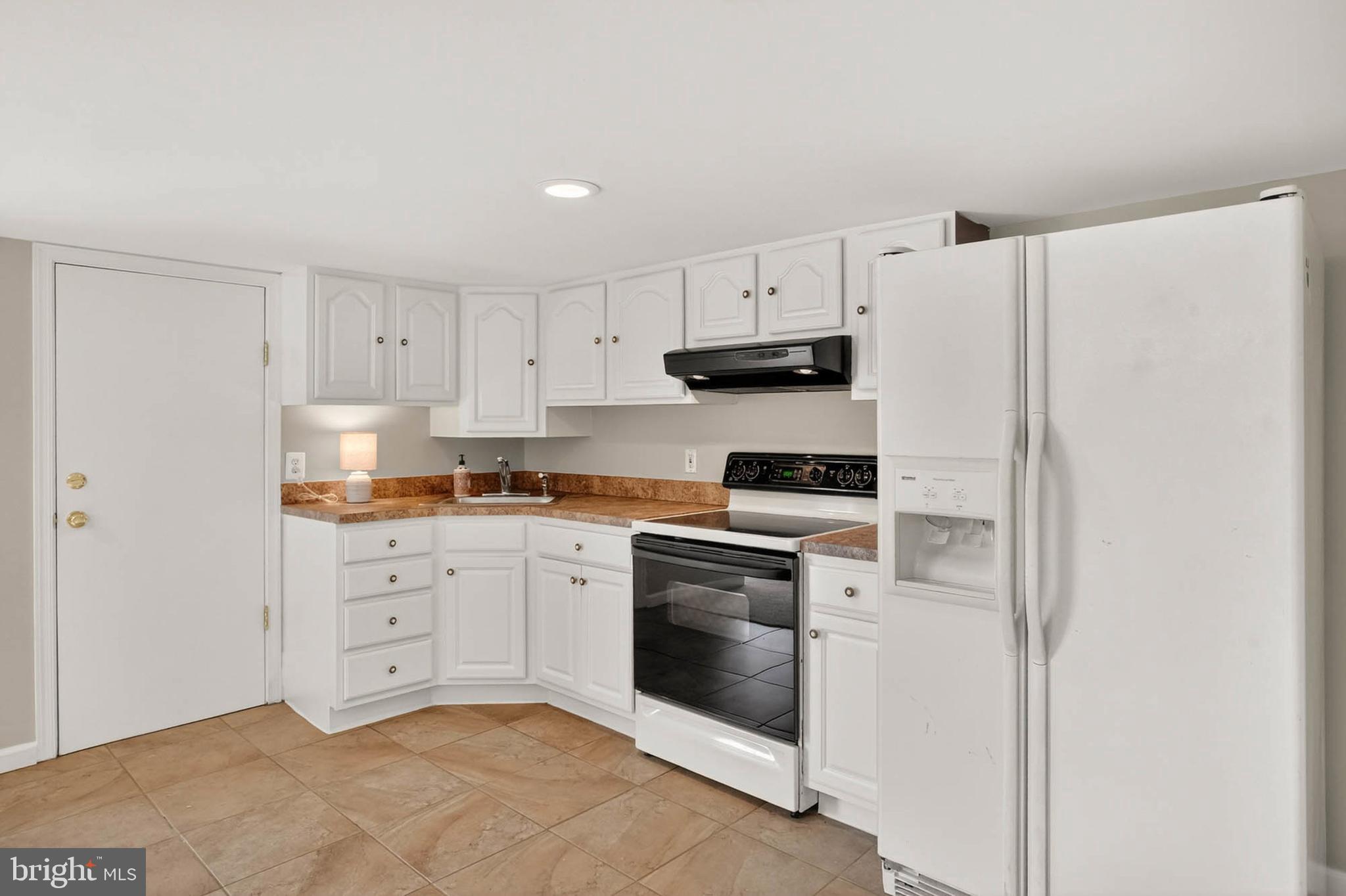 333 Sturtons Lane Pasadena, MD 21122 - Photo 34 of 46 Full kichen