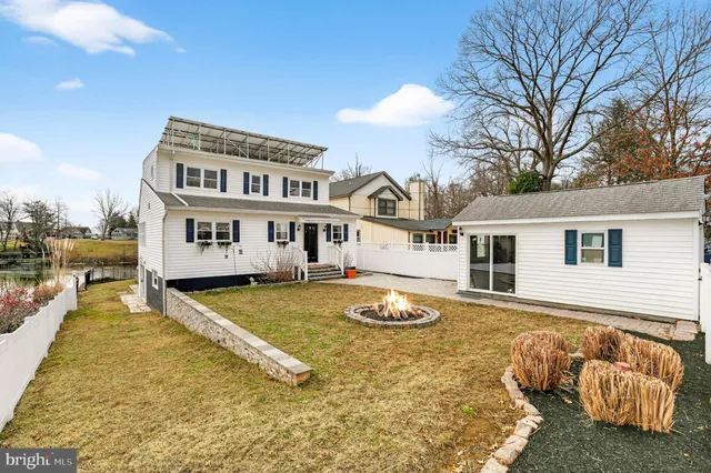 $949,900 | 333 Sturtons Lane, Pasadena, MD 21122