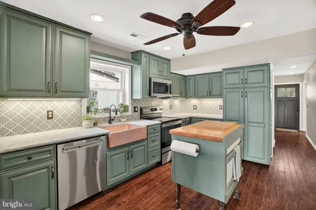 $949,900 | 333 Sturtons Lane, Pasadena, MD 21122