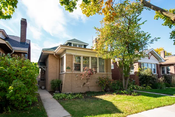 $649,000 | 6614 North Talman Avenue, Chicago, IL 60645