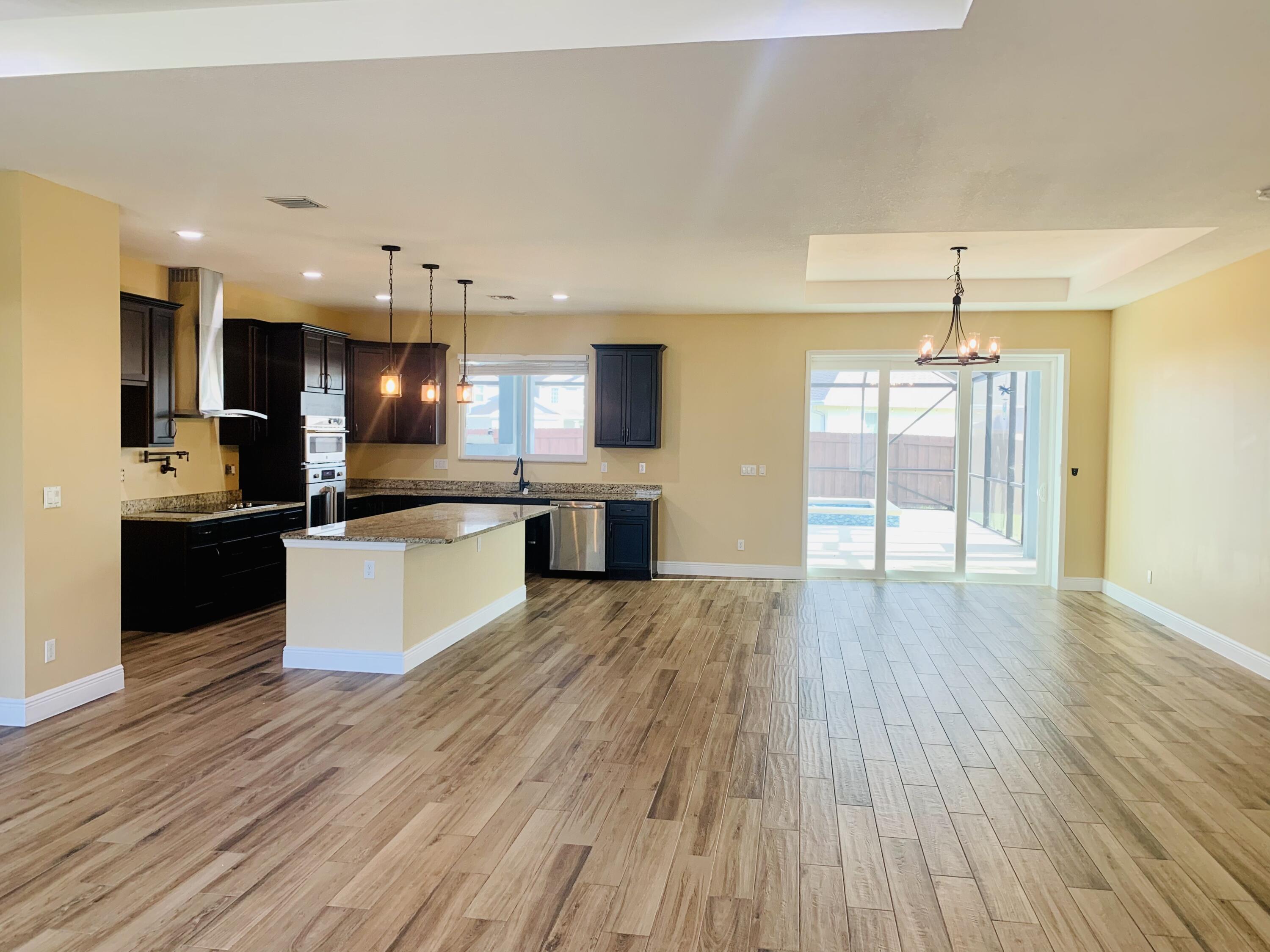 520 Southwest Rabbit Avenue Port St. Lucie, FL 34953 - Photo 3 of 15 Dining/Kitchen