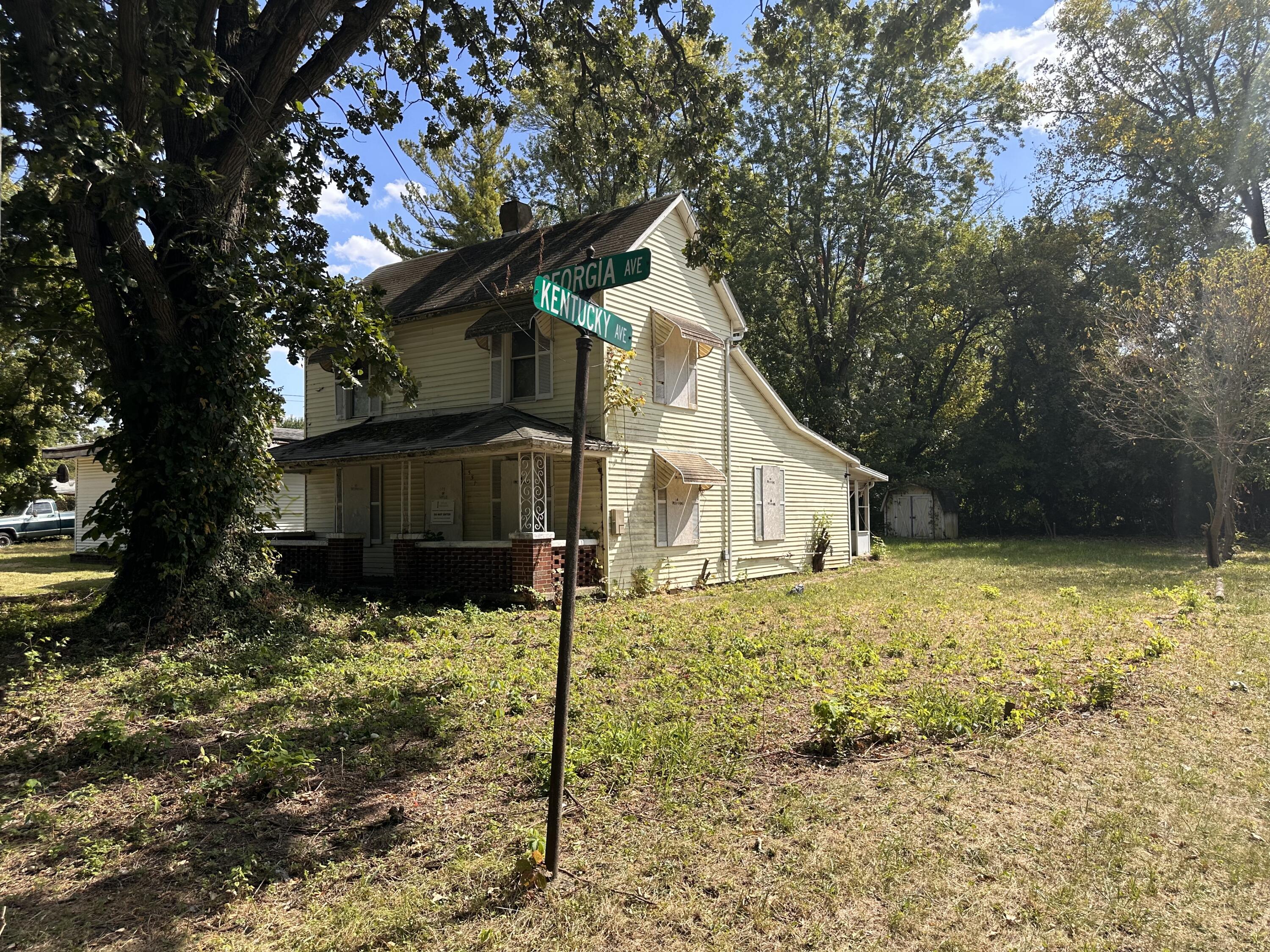 551 Georgia Springfield, OH 45505 - Photo 2 of 7