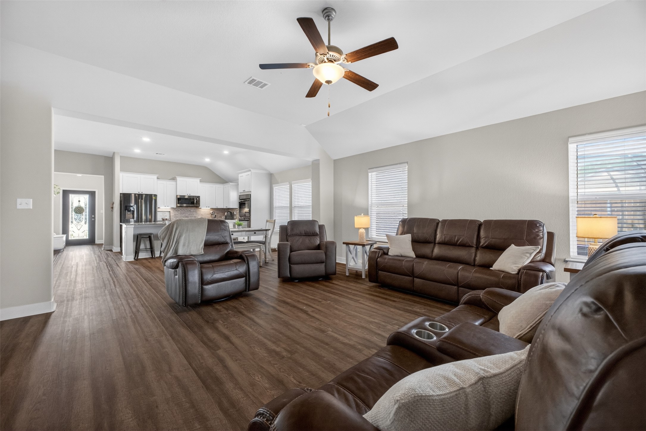 1009 Bright Star Cove Georgetown, TX 78628 - Photo 40 of 40 a living room with furniture