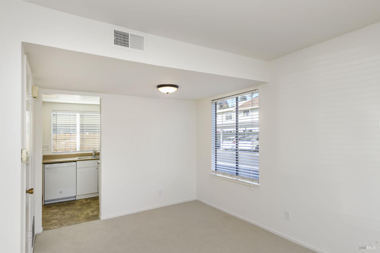 19 Manchester Court Novato, CA 94947 - Photo 11 of 21