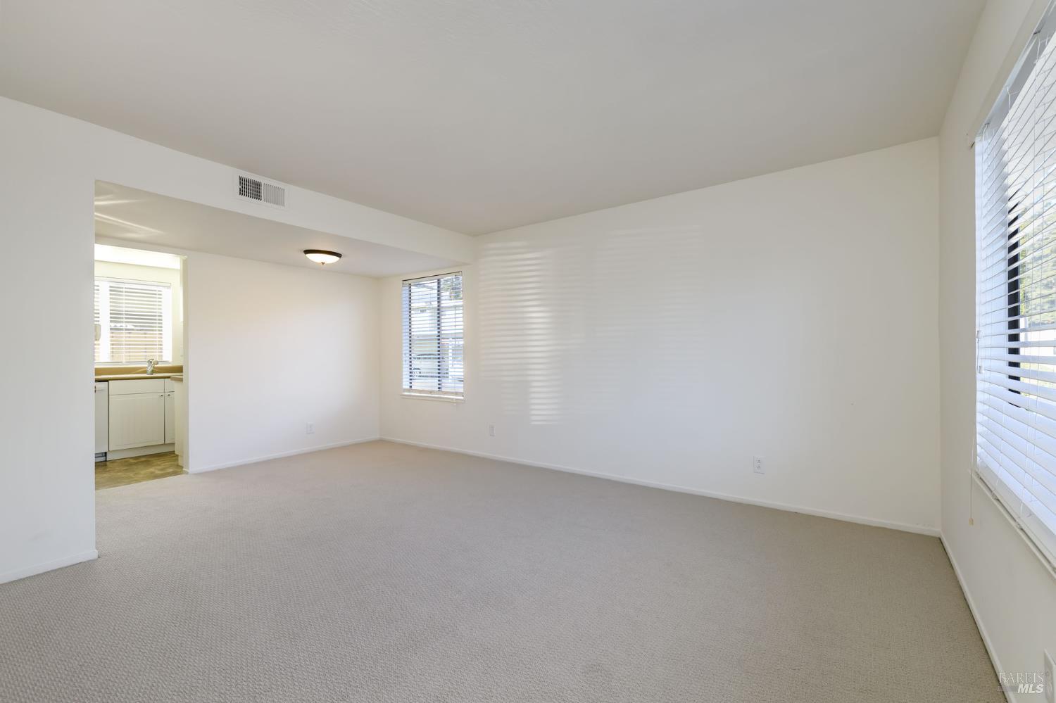 19 Manchester Court Novato, CA 94947 - Photo 12 of 21