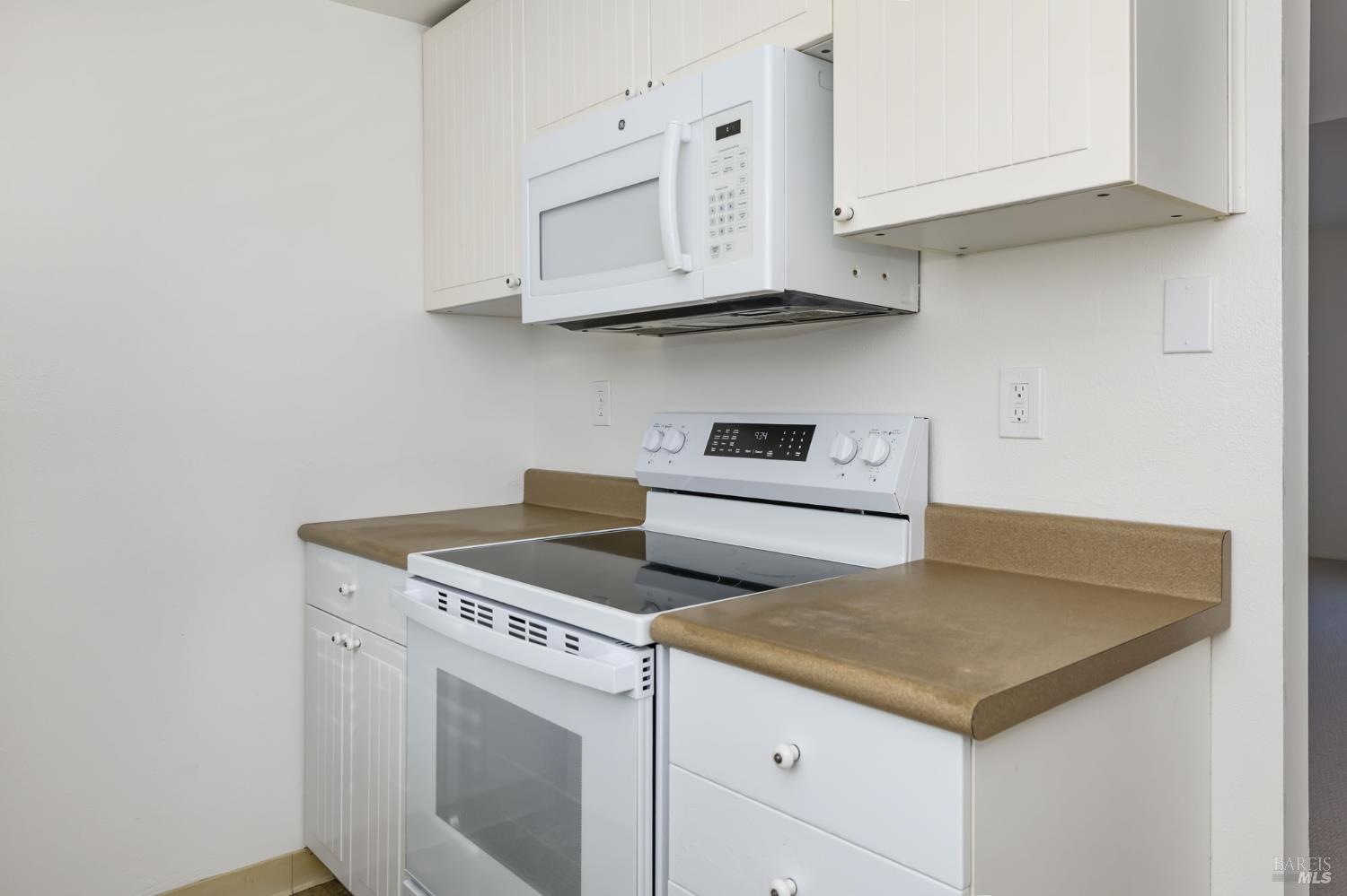 19 Manchester Court Novato, CA 94947 - Photo 13 of 21