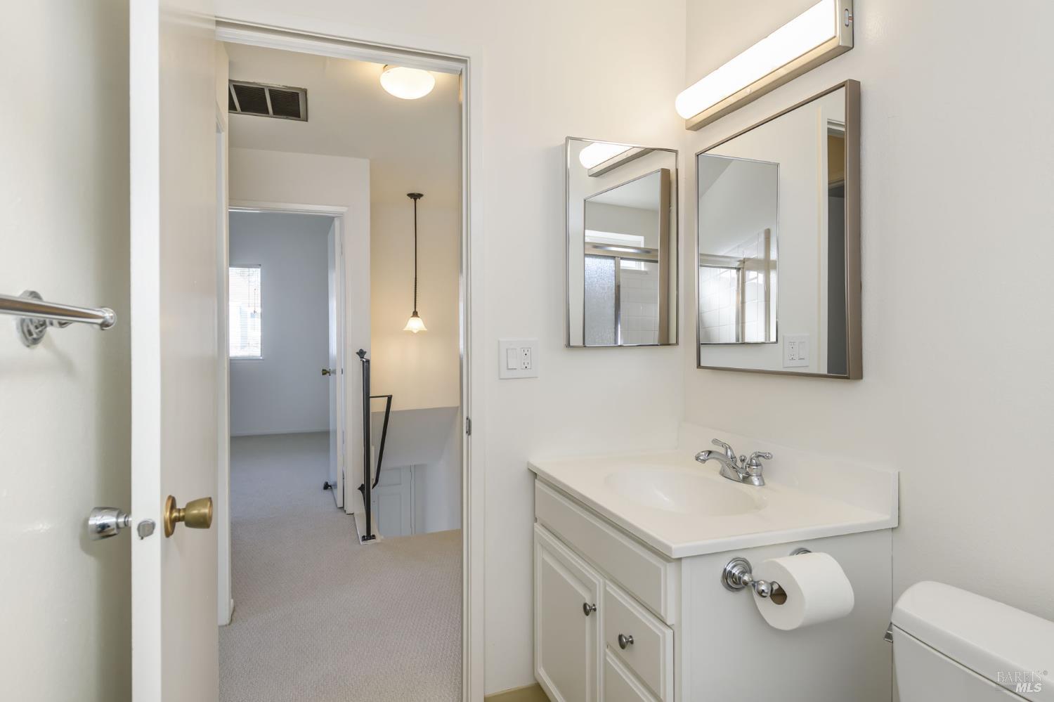 19 Manchester Court Novato, CA 94947 - Photo 5 of 21