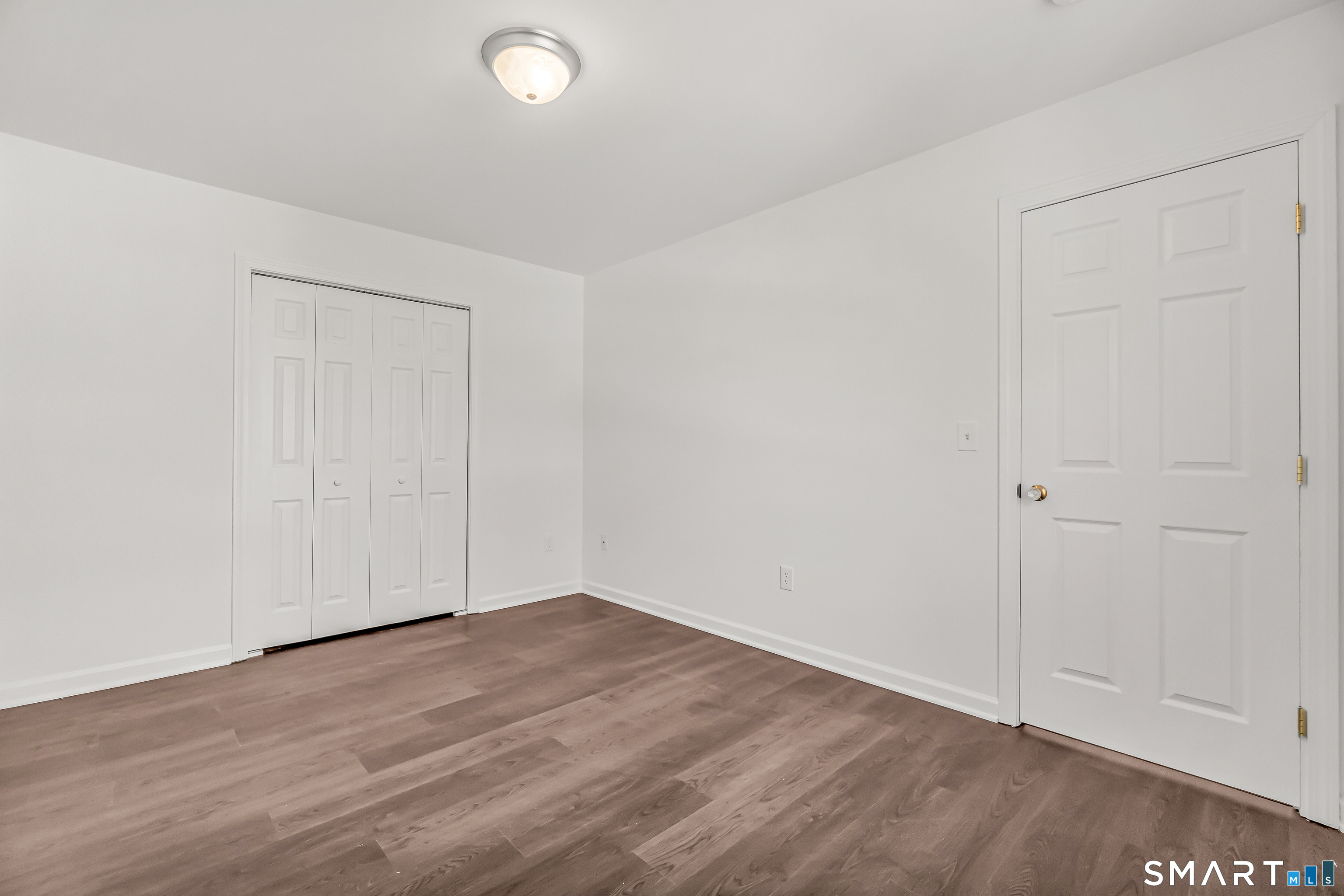 1770 Stratfield Road Fairfield, CT 06825 - Photo 22 of 40 a view of an empty room
