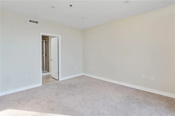 $329,000 | 600 Admiral Boulevard, Unit 407, Kansas City, MO 64106