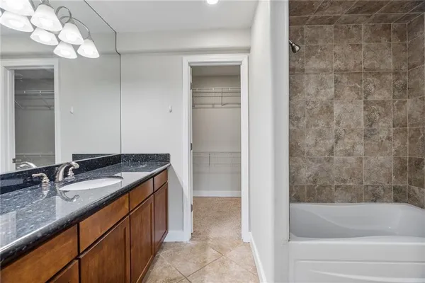 $329,000 | 600 Admiral Boulevard, Unit 407, Kansas City, MO 64106
